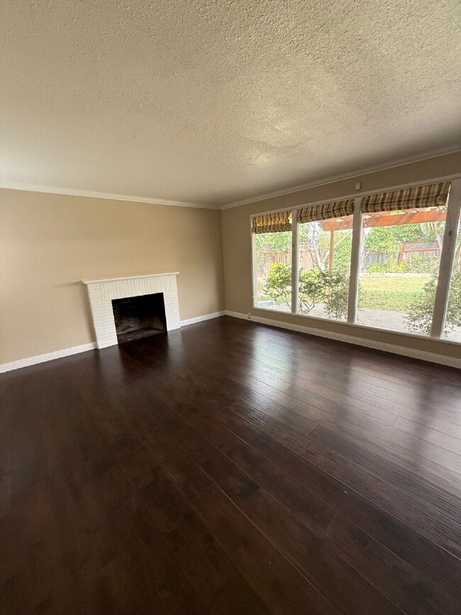 Photo - Spacious 4 Bedroom 2.5 Bathroom Hayward Home with Fresh Paint and New Carpet