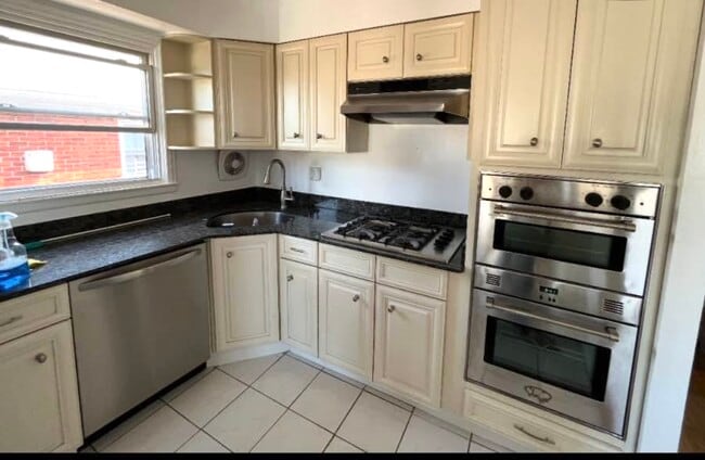 Photo - 1521 209th St