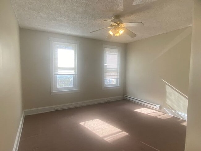 Photo - 2-3 Bedroom Townhome for Rent!