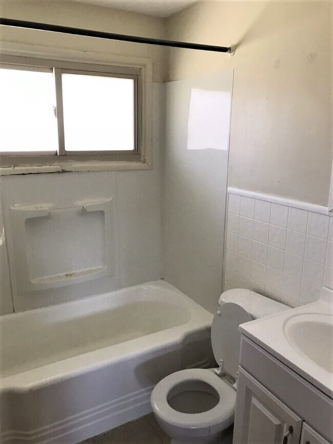 Photo - 1163 Highland Ave