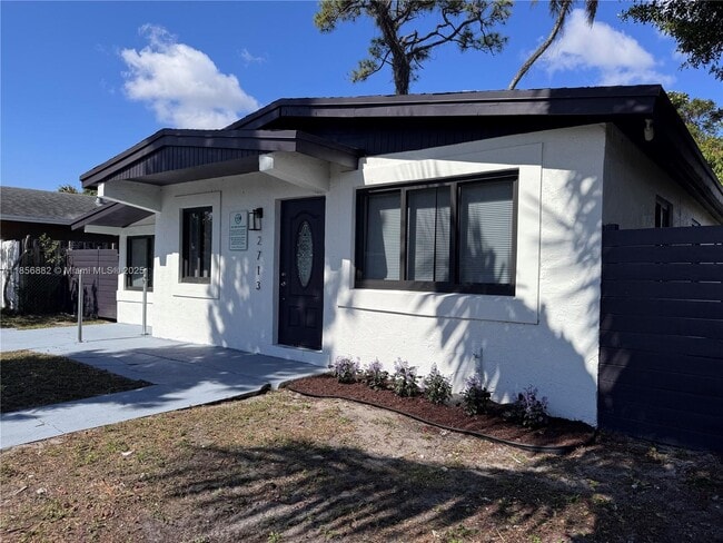 Building Photo - 2713 NW 6th Ct Rental