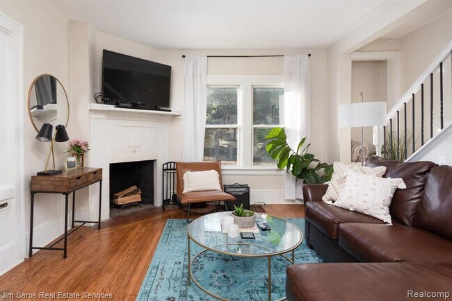 Photo - 1080 Wayburn St