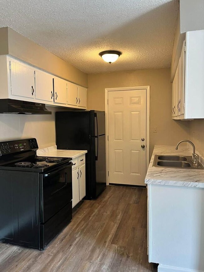 Building Photo - 2 bedroom 2 bath Unit 5618D-Q Rental