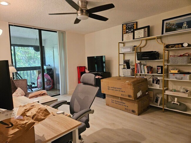 Photo - 7976 La Mirada Dr