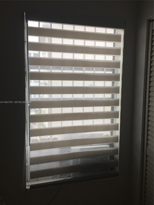 Photo - 142 SW 18th Ave Unidad 19