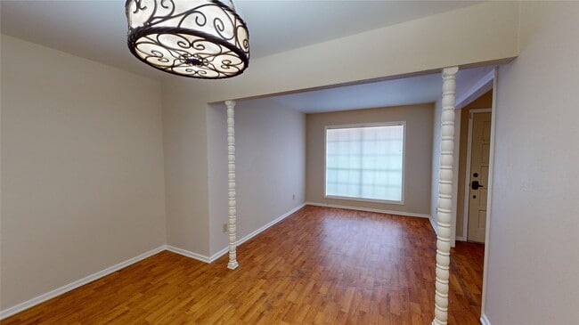 413 Elm Dr