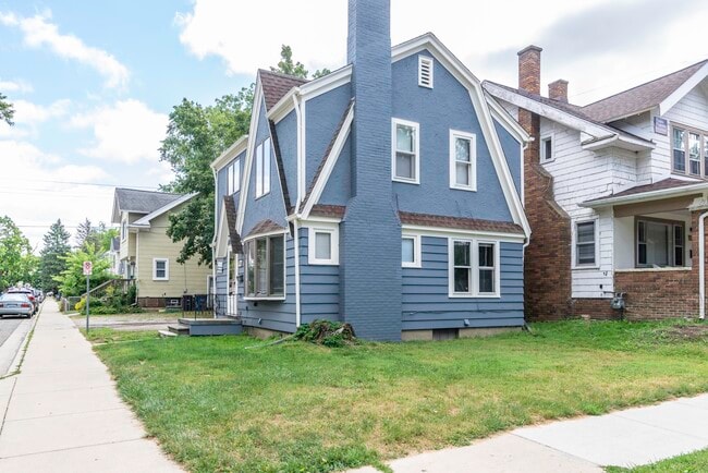 Photo - 800 Sylvan Ave