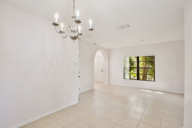 9501 Bacchus Tr