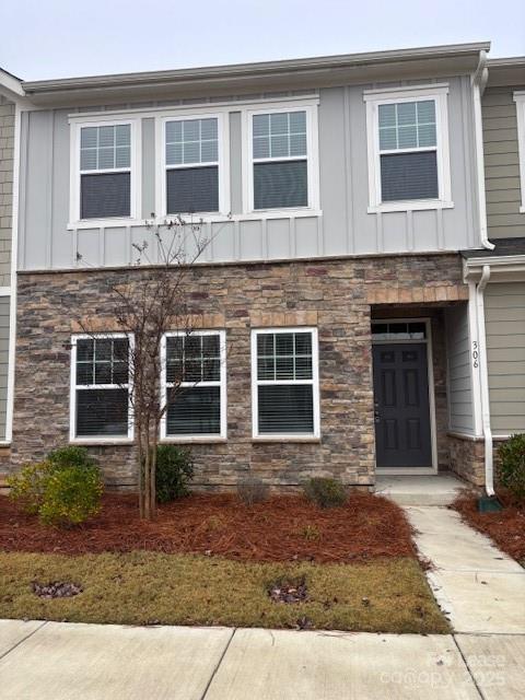 Photo - 306 Planters Trace Ln