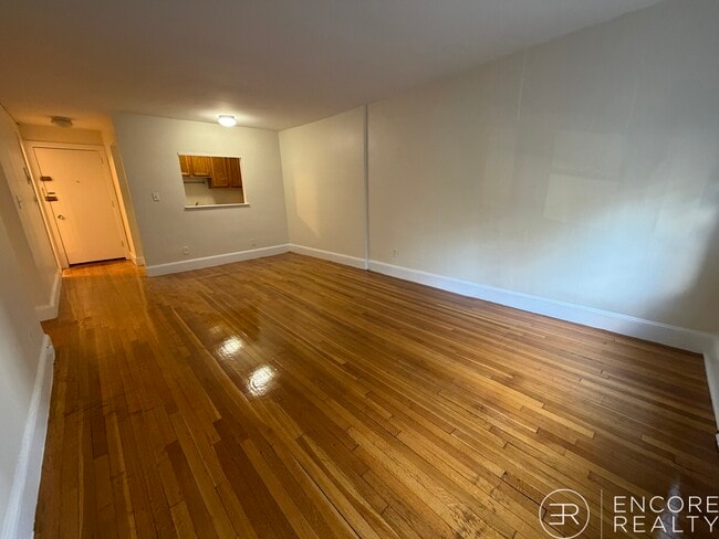 Photo - 33 Lancaster Terrace Unit 103