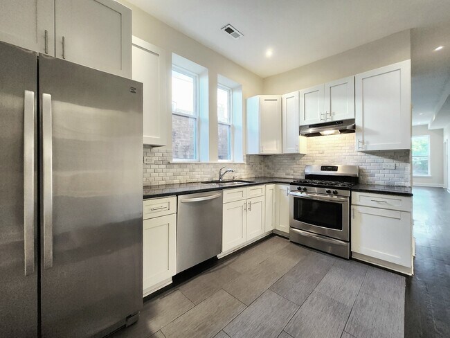 Photo - 4012 W Armitage Ave Unit 2F