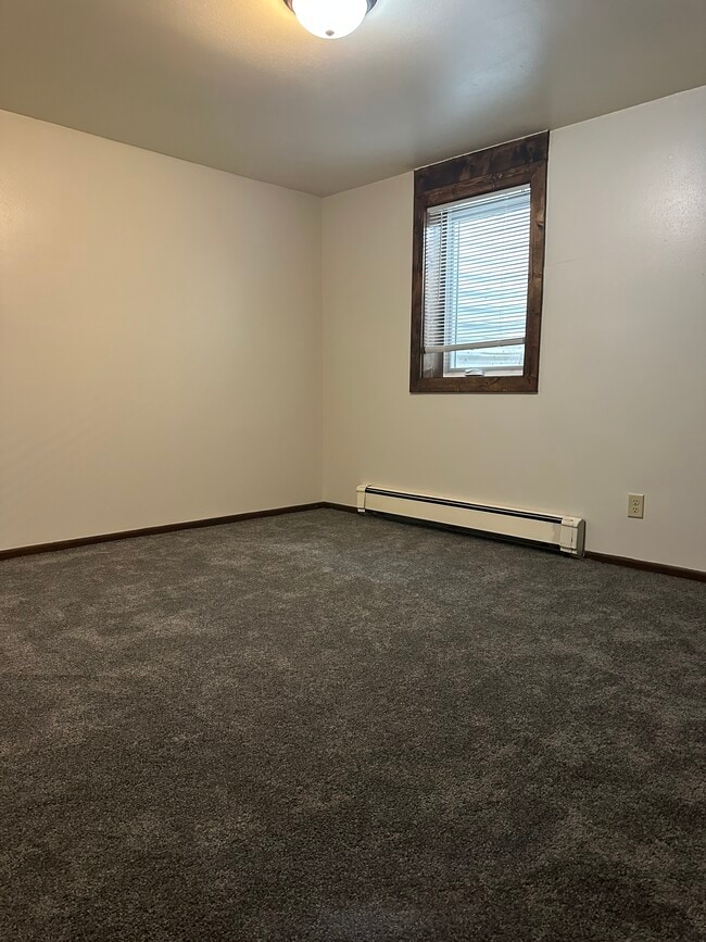 Bed 2 - 401 N Madison St Unit 3