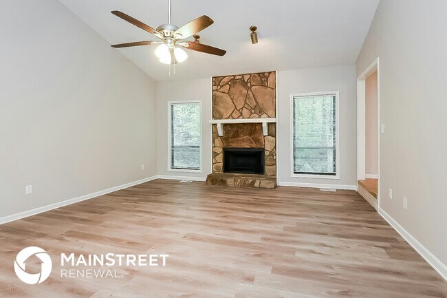 Photo - 616 Rivercrest Dr