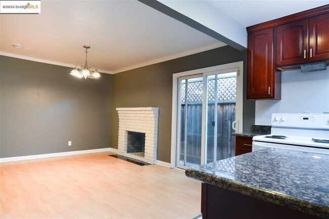 Photo - 1462 Kimball Ct