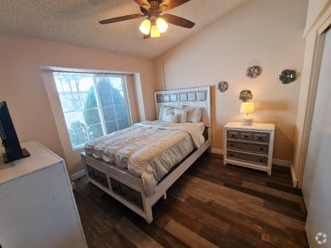 Building Photo - 7944 W Charter Oak Rd Rental