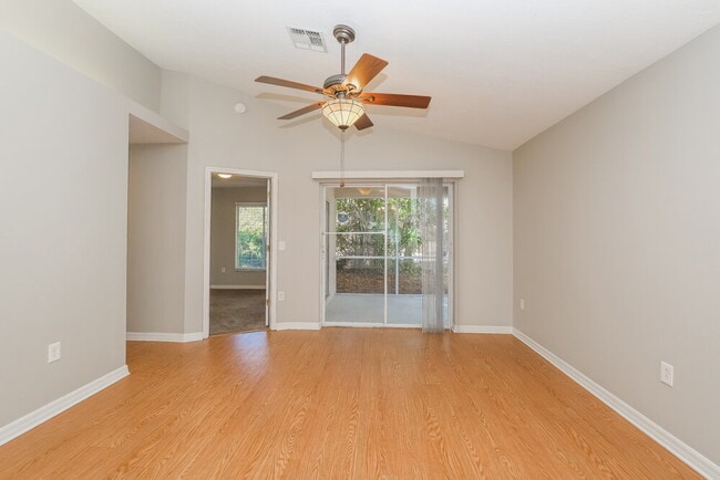 Photo - 7741 Barclay Rd