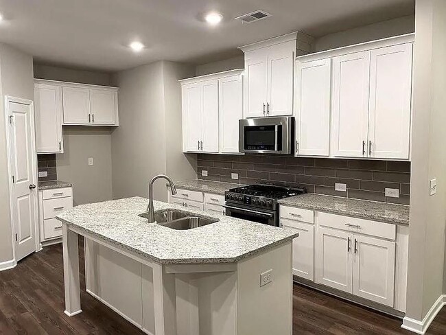 Photo - 1366 Elderwood Way