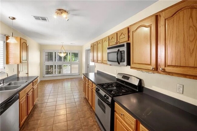Photo - 122 Woodcrest Dr House