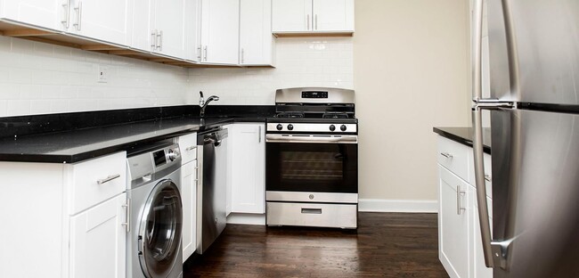 Photo - 3704 N Hoyne Ave Apartments Unit 3703-3