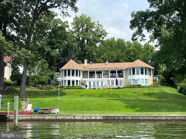 Building Photo - 5837 River Dr Rental