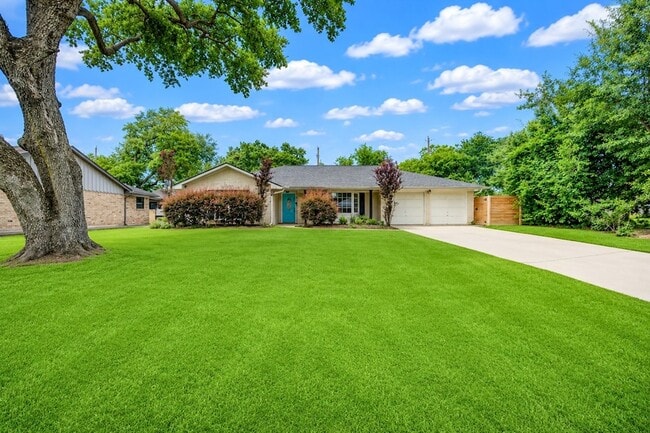 Photo - 5019 Oak Forest Dr