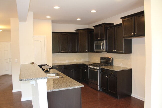 Photo - 113 Foxborough Ln