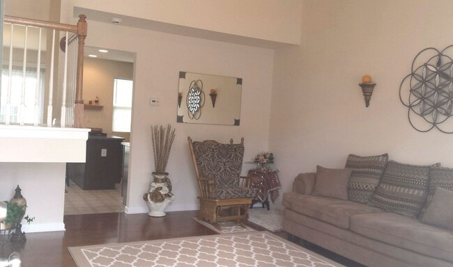 Photo - 3 bedroom 2.5 bath townhome in University Area