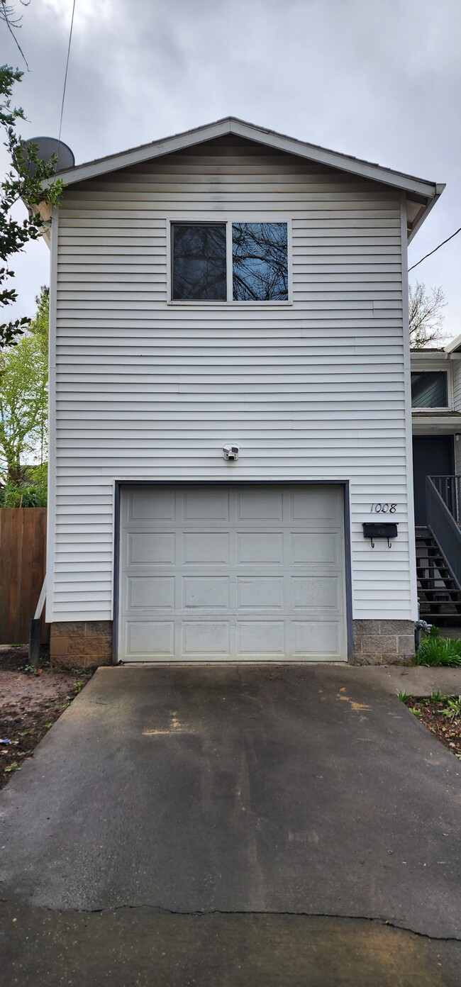 Photo - 1008 SE Sherrett St
