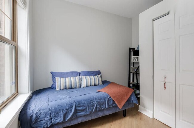 Photo - 5331 S Harper Ave