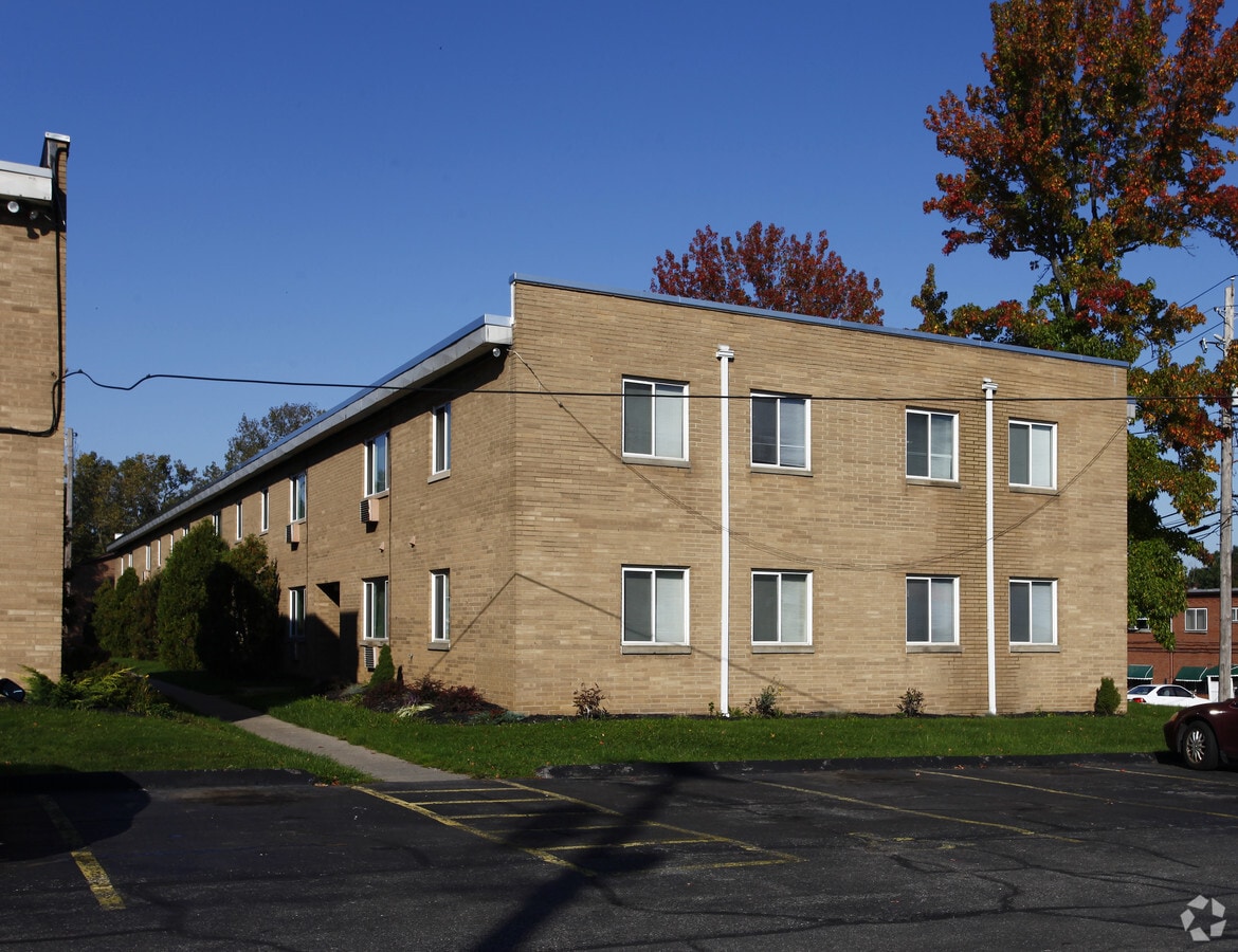 Northdale Club Apartments - Northdale Club Apartments