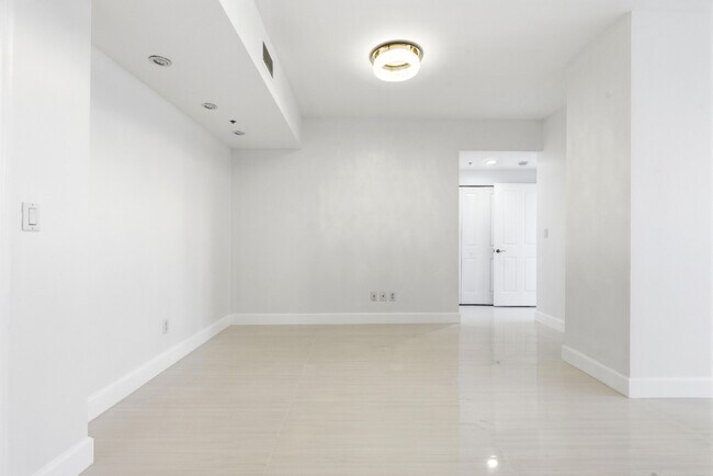 Photo - 511 SE 5 Ave Unit 2207