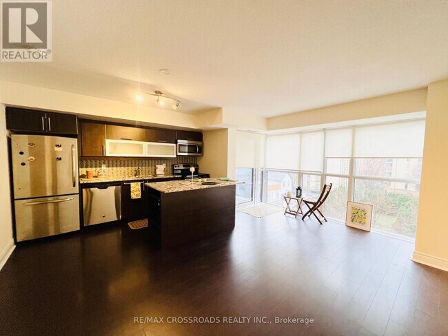 Photo - 28 Ted Rogers Way Unité 405