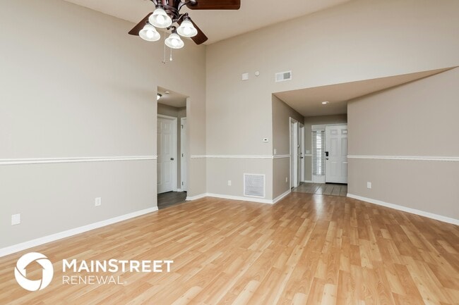 Photo - 618 Queensbridge Dr
