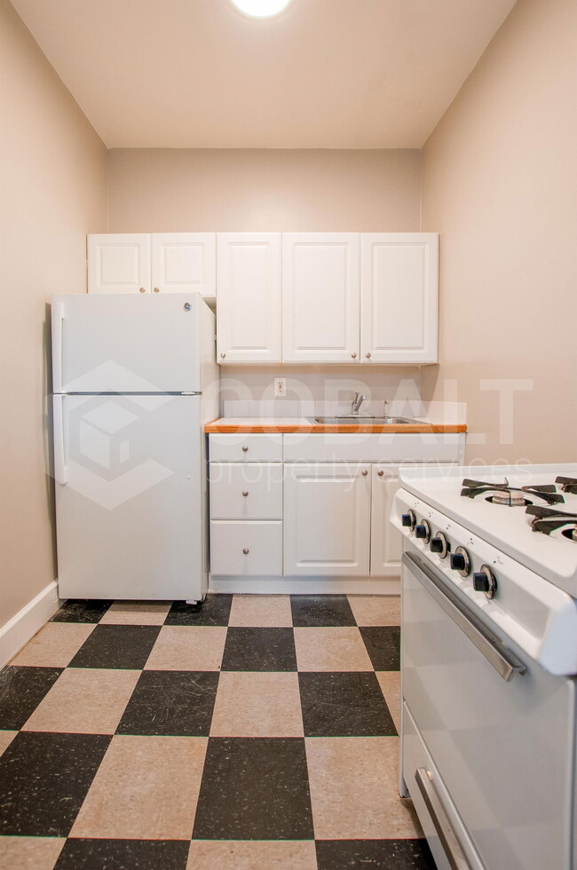 Photo - 674 Somerset Terrace NE Unit 5