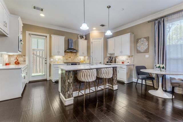 Photo - 4931 Homer St