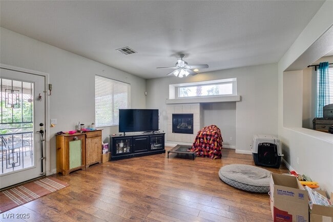 Photo - 1048 Painted Daisy Ave