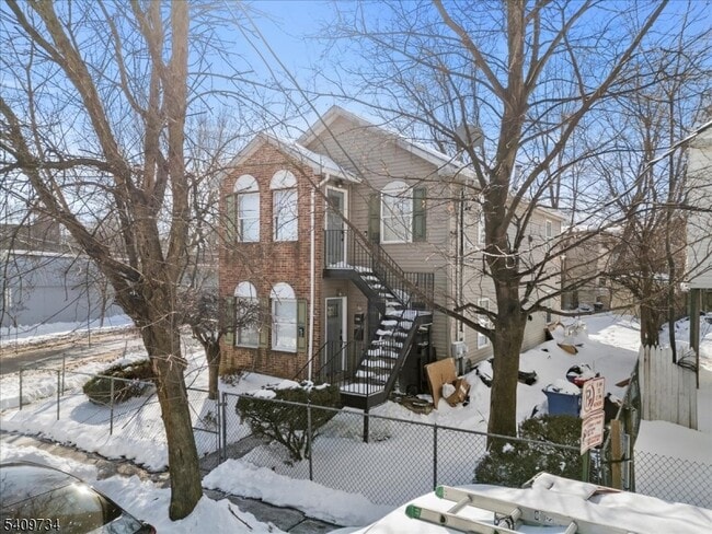 Photo - 17 Holsman St