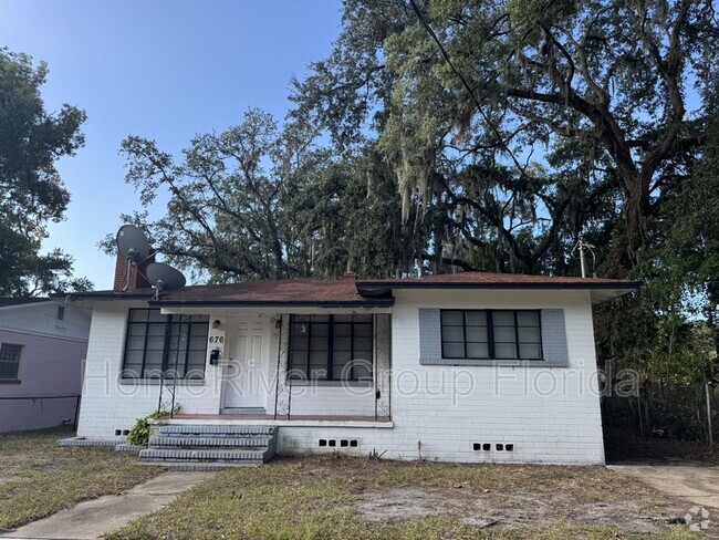 Building Photo - 676 Fern St Rental