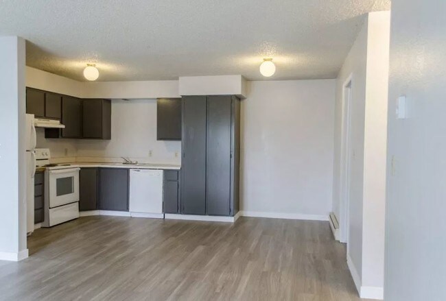 Photo - Cougar Ridge Apartments