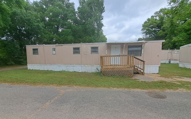 Building Photo - 1BR/1BA updated mobile home close to I10 a...