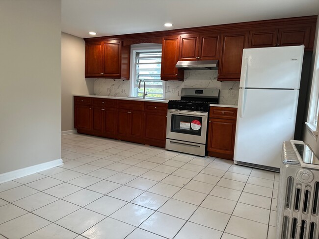 kitchen - 35 Arlington Ave Unit 2