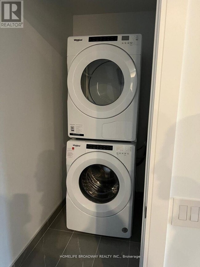 Photo - 155 Merchants' Wharf Unité 329