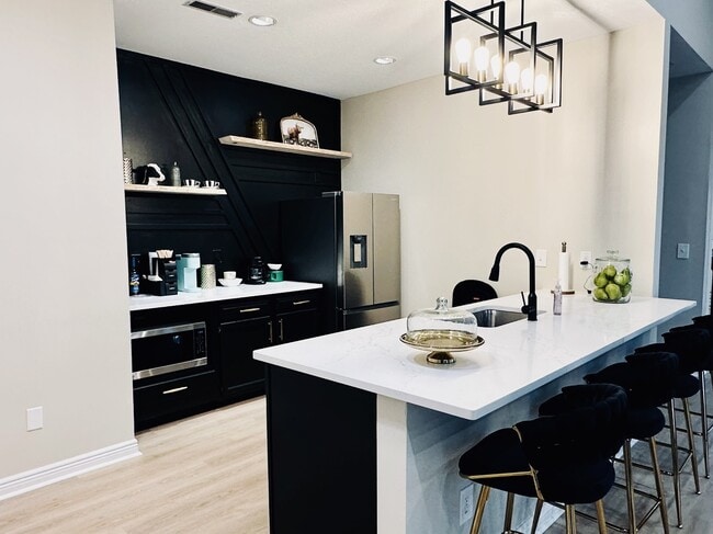 Photo - Parkview Apartments