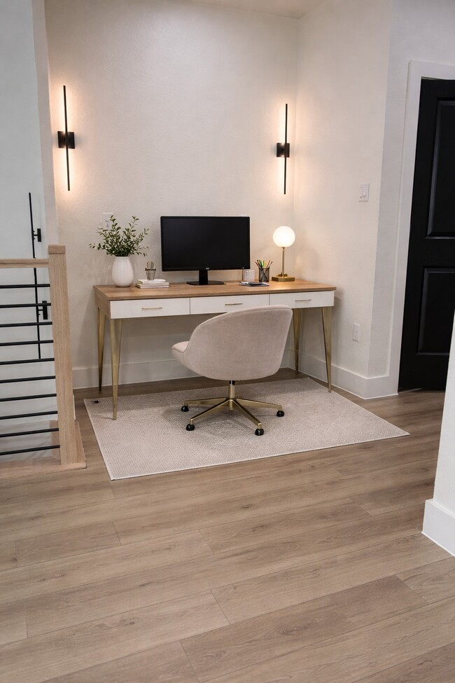 Photo - 7115 England St