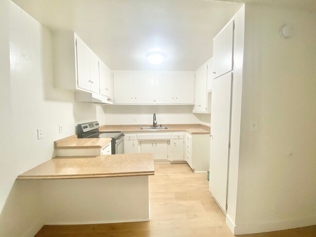 Photo - Cozy 1 bedroom unit located in Canoga Park! Unidad 106