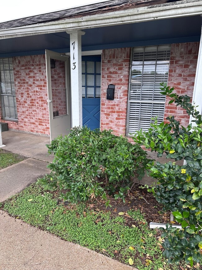 Building Photo - 713 S 2nd St Unit 713