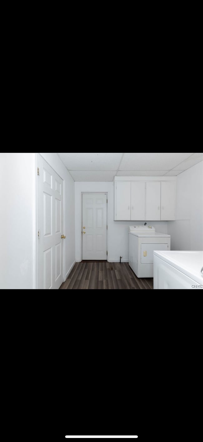 Photo - 170 W 8th St