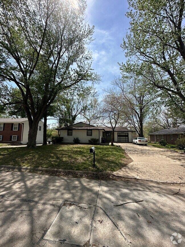 Building Photo - 2437 Vaughn Dr Rental