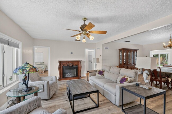 Photo - 111 Vassar Dr