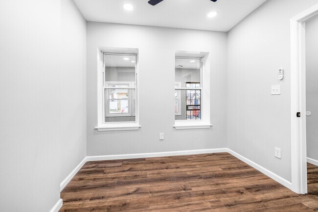 Photo - 515 Delamore Pl